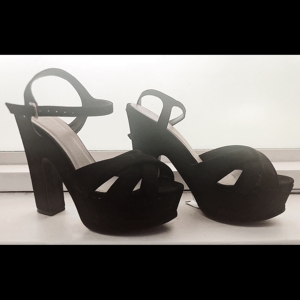 black 6.5 chunky heeled platform
